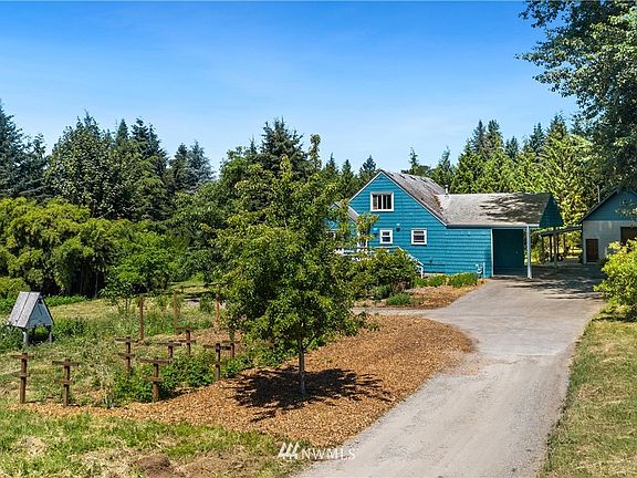 4th image of 2708 12th Avenue NE