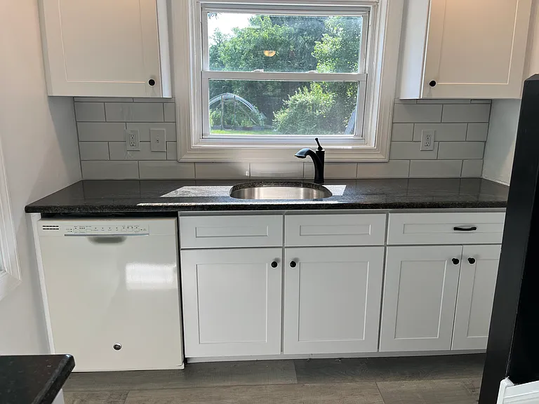 New Kitchen cabinets, sink & granite countertops