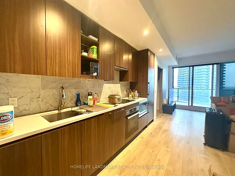 85 McMahon Dr #1810 — Photo 7
