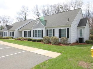 300 Southwest Ave #14, Windsor Locks, CT 06096