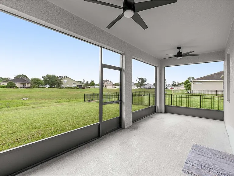 5649 SW 50th Ave — Photo 23