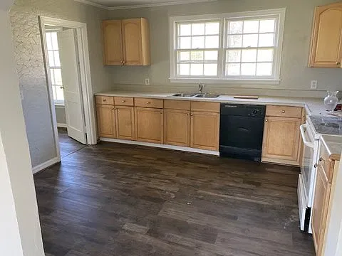 4 bed, 1497 sqft, $1,900 — Photo 4