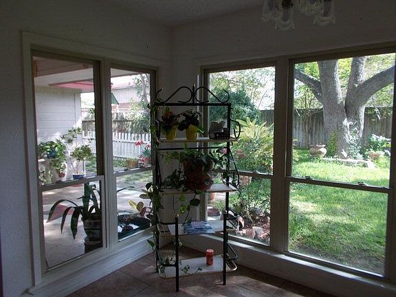 5th image of 508 Shiloh Dr