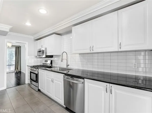 5243 Yarmouth Ave Unit 31, Encino, CA 91316