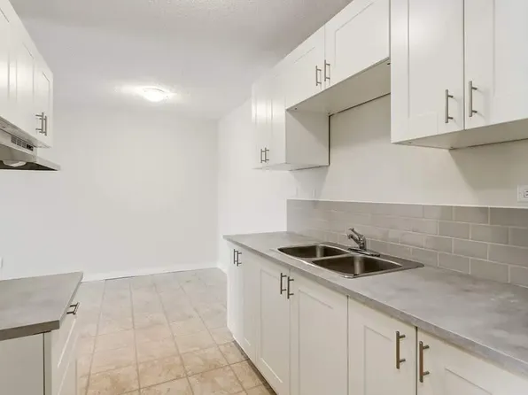 Bona Vista, 1617 2nd Ave NE, Medicine Hat, AB T1C 1A1