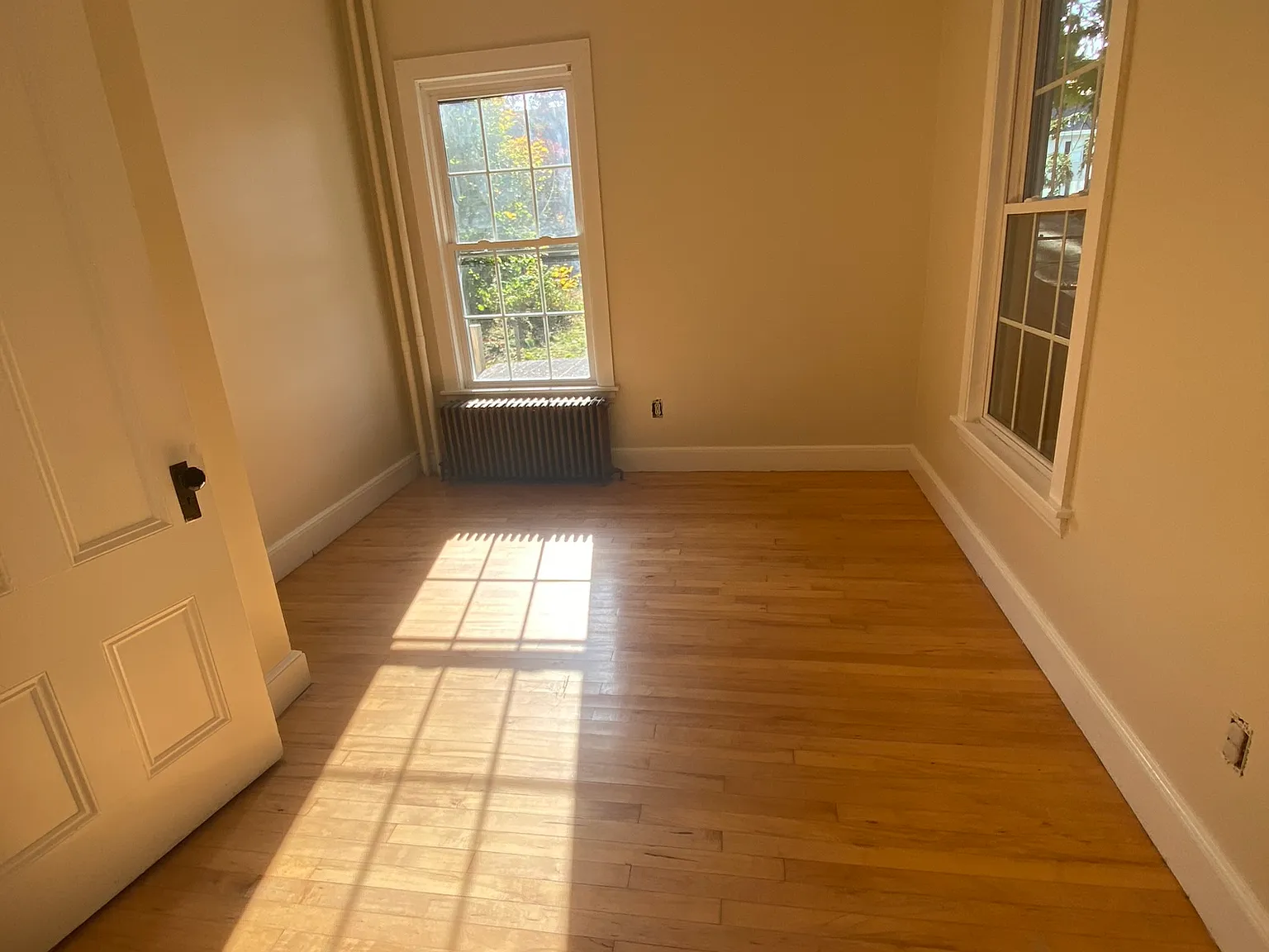 300 Main St — Photo 1