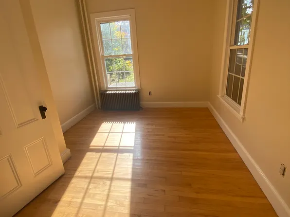 300 Main St #1, Westbrook, ME 04092
