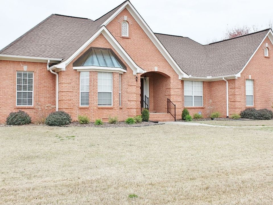 1st image of 703 Liberty Cir SE