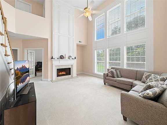 5th image of 1335 Montcliff Dr