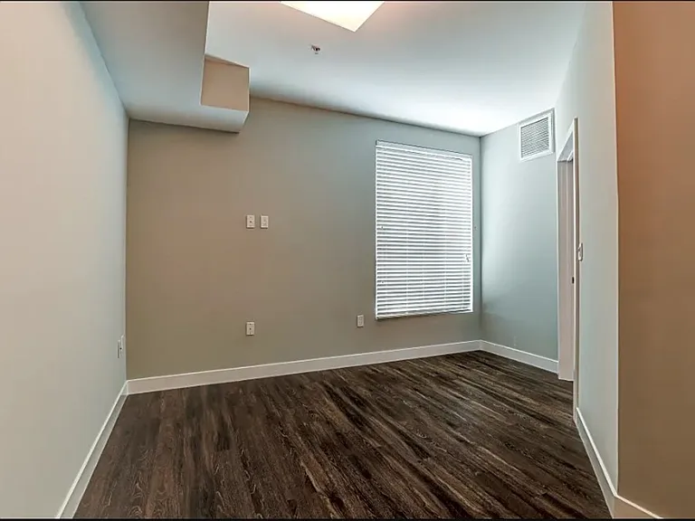 5500 N Klump Ave — Photo 12