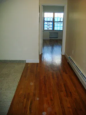Rented by Avanguard Realty Corp | media 3