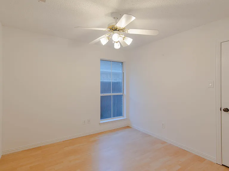 9321 Western Trl — Photo 13