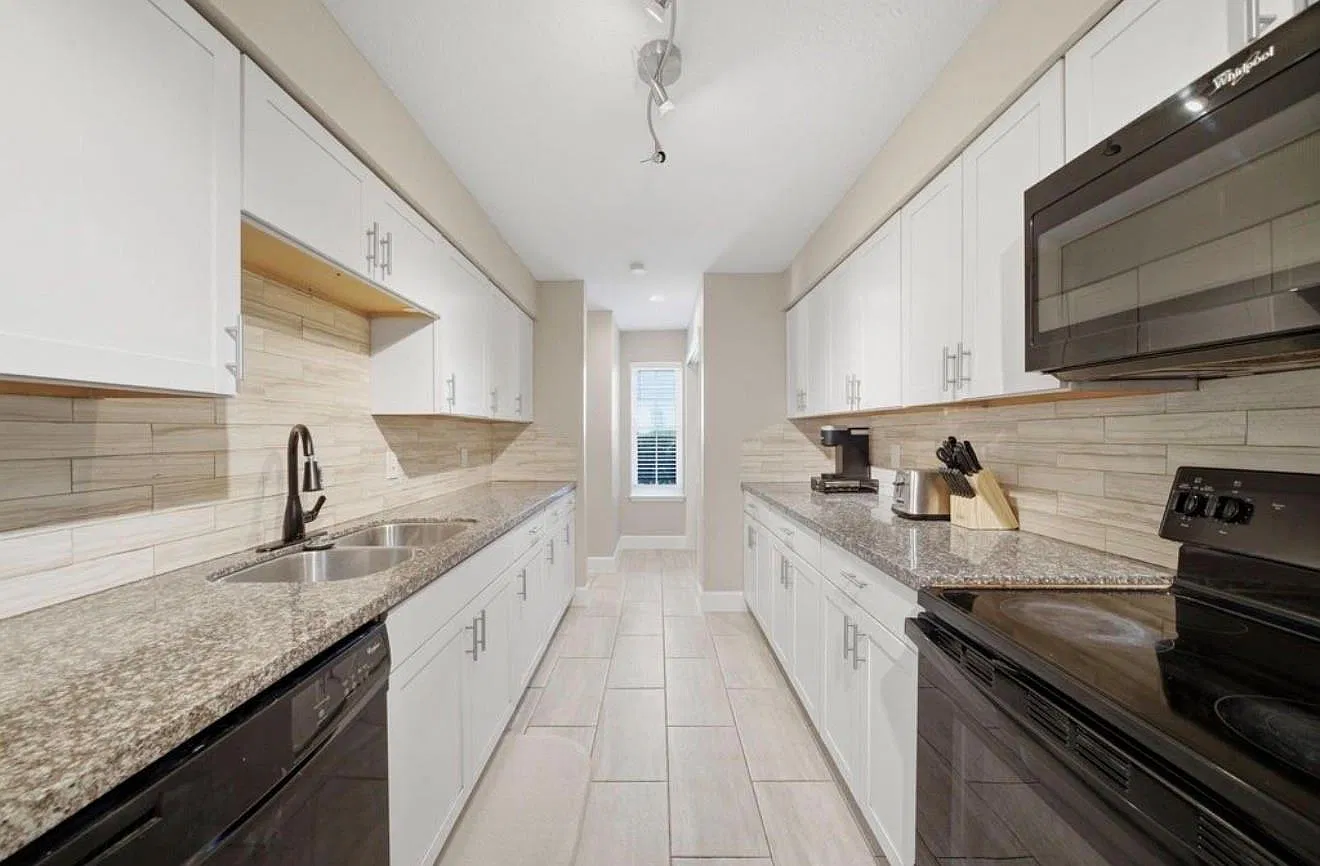 3 bed, 2.5 bath, 1664 sqft, $1,700 — Photo 4