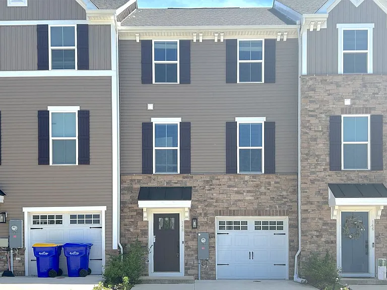 148 Fletcher Cir — Photo 1