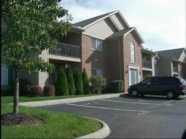 8019 Cranes Xing, Lewis Center, OH 43035