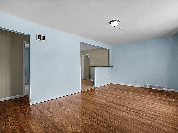 5th image of 7617 General Hooker Ct