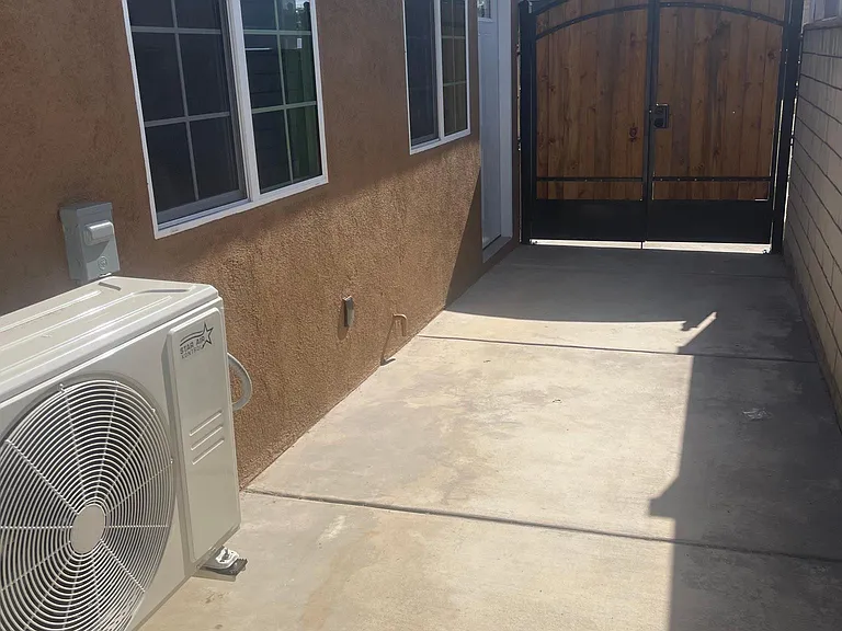1373 Edgefield St #B — Photo 5