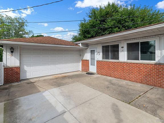 5th image of 9971 Merriman Rd