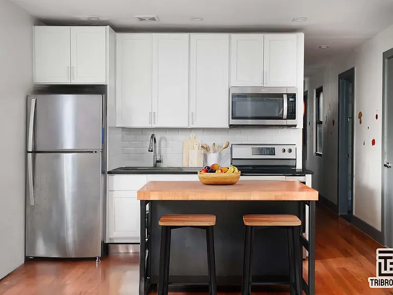 141 Greene Ave #1 — Photo 3