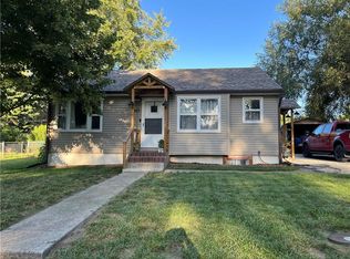 411 Hazel St, Buckner, MO 64016