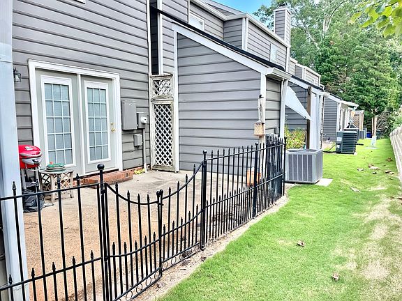 Private Fenced Patio