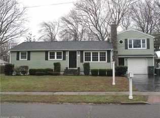 42 Appletree Ln, Milford, CT 06461