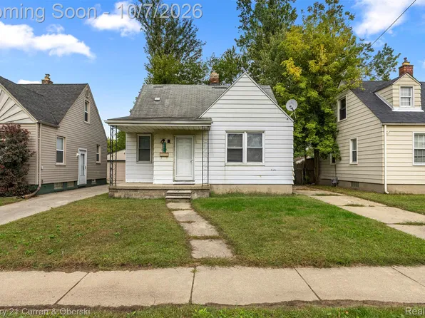 26016 Pennie St, Dearborn Heights, MI 48125