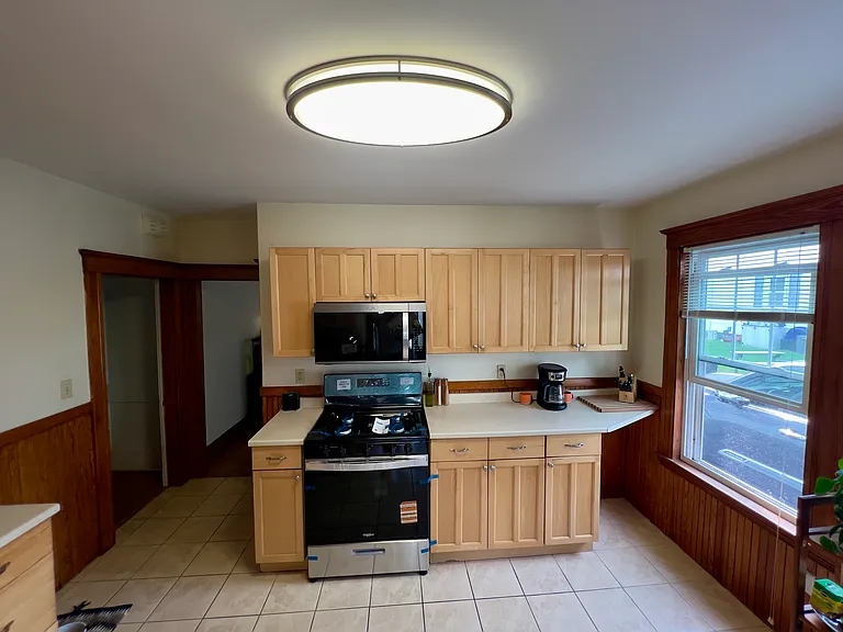 292 Beech St #1 — Photo 3