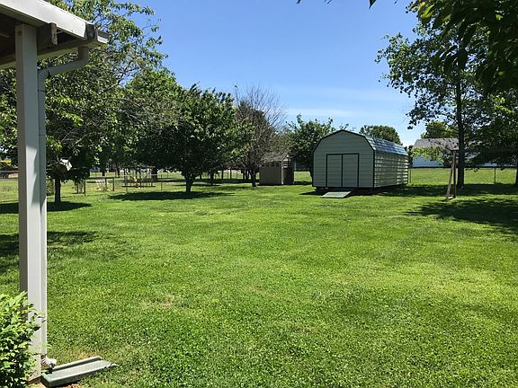 3rd image of 205 Heatherwood Ct