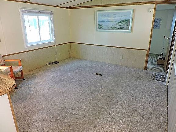4th image of 713 Ironwood Ln