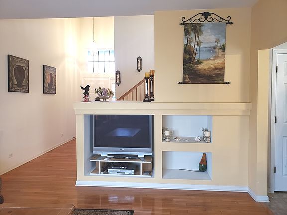 3rd image of 6076 Delaney Dr