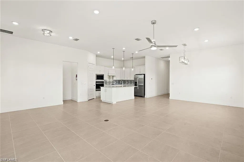 4 bed, 3.0 bath, 2080 sqft, $3,500 — Photo 3