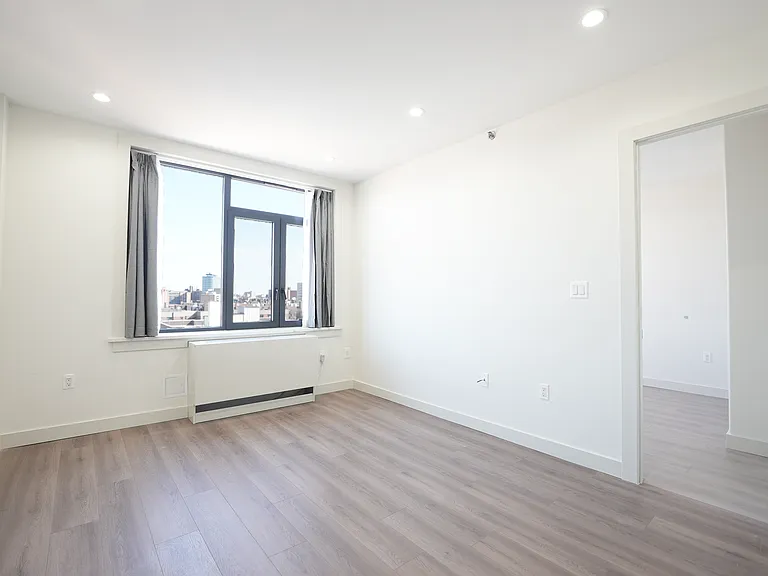 63-68 Austin St #9A — Photo 8