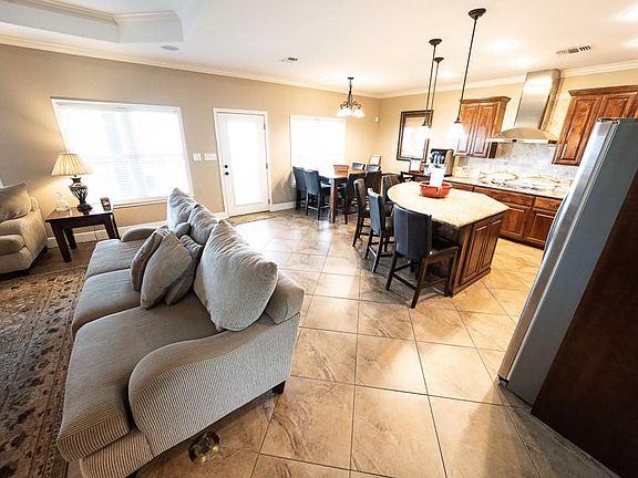 5th image of 553 Bayside Dr