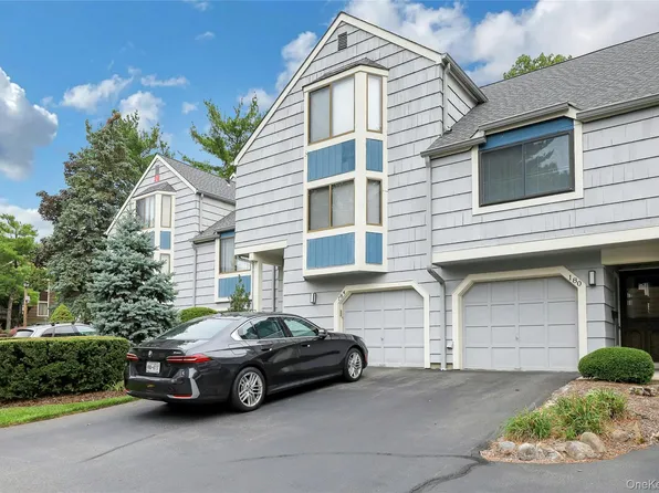 180 Treetop Circle, Nanuet, NY 10954