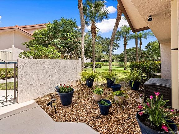 4th image of 6030 SE Martinique Dr APT 101
