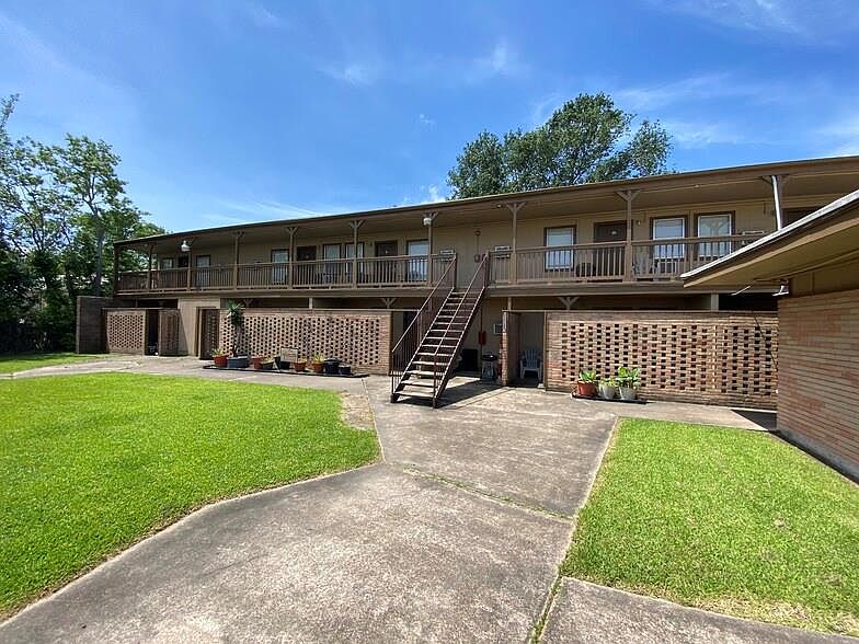 1st image of 1349 Jefferson Dr #1