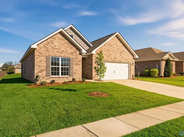 107 River Pointe Dr, New Market, AL 35761