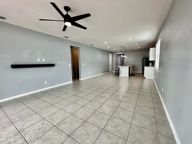 1443 Tropical Pine Cv — Photo 10