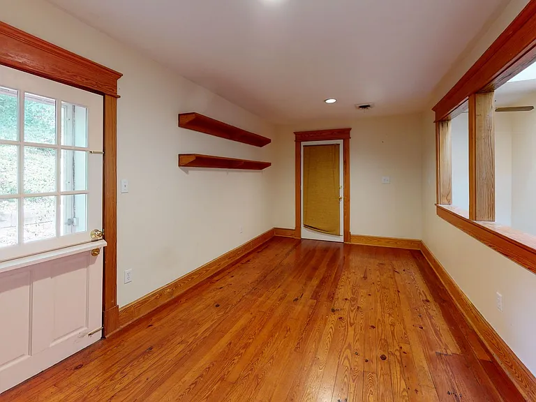 1915 E Market St #3 — Photo 16