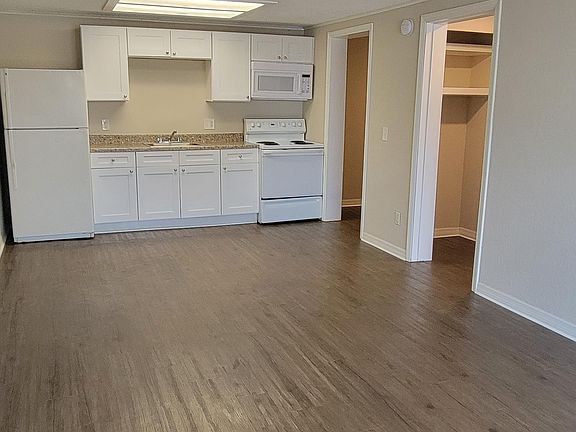 2nd image of 709 N 17th Ave #B1