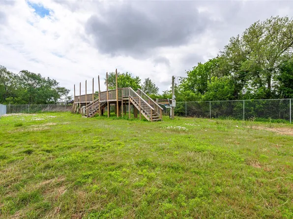441-443 16th St, Dickinson, TX 77539