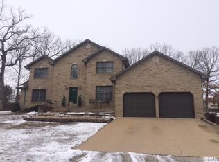 22801 Fall River Ln, Lebanon, MO 65536