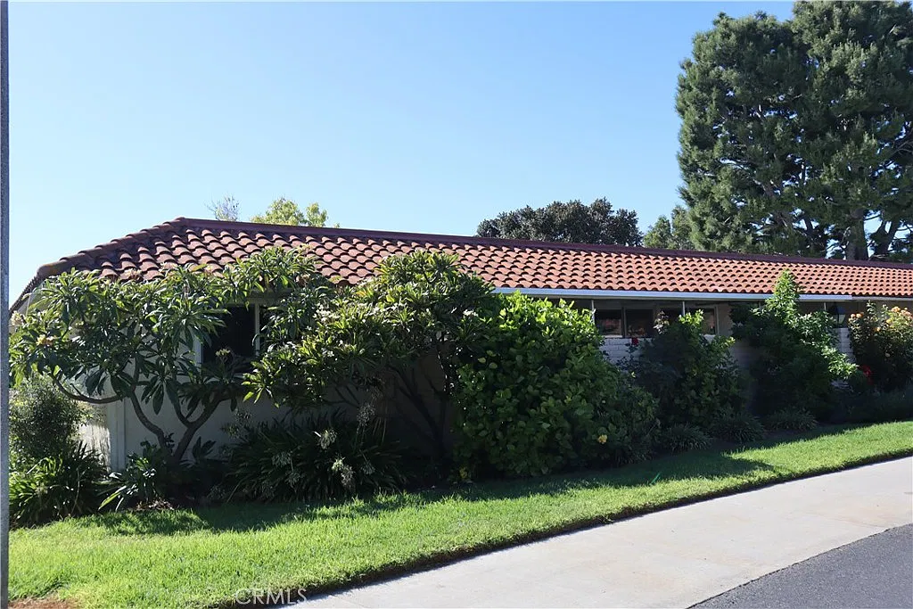 2 bed, 1079 sqft, $3,100 — Photo 3