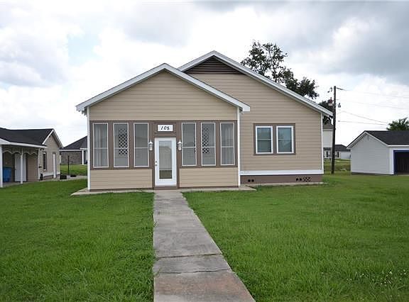 2nd image of 108 Warren Dr