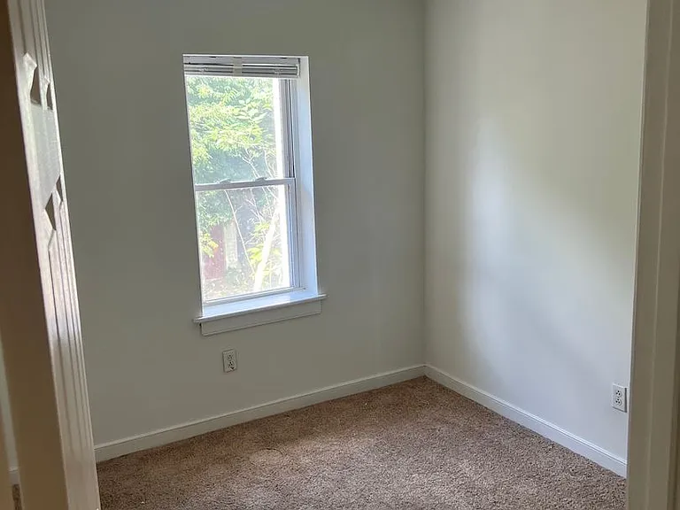 1208 W Clay St — Photo 6