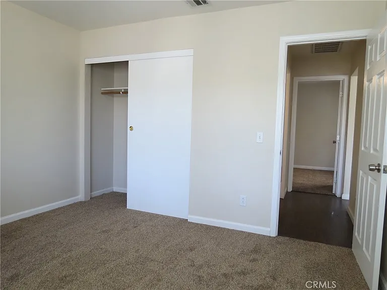 572 N Orange St — Photo 28