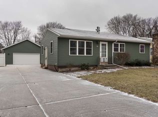 612 N 7th St, Eldridge, IA