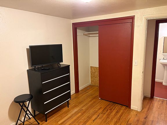 2nd image of 1017 N Jeffers Dr