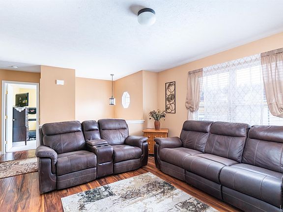 3rd image of 108 Judd Ct